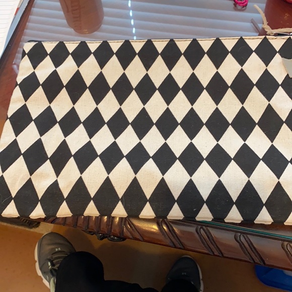 NEW Handmade B&N  Zipper Bag 13” x 9”. - Picture 1 of 6